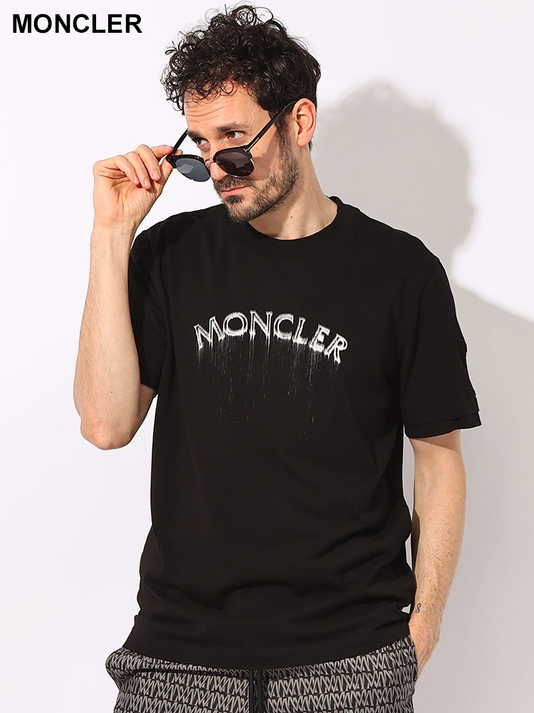 MONCLER (モンクレール) グラフィクロゴ 袖シリコンロゴパッチ クルーネック 半袖 Tシャツ MC8C00002【サカゼン公式通販】