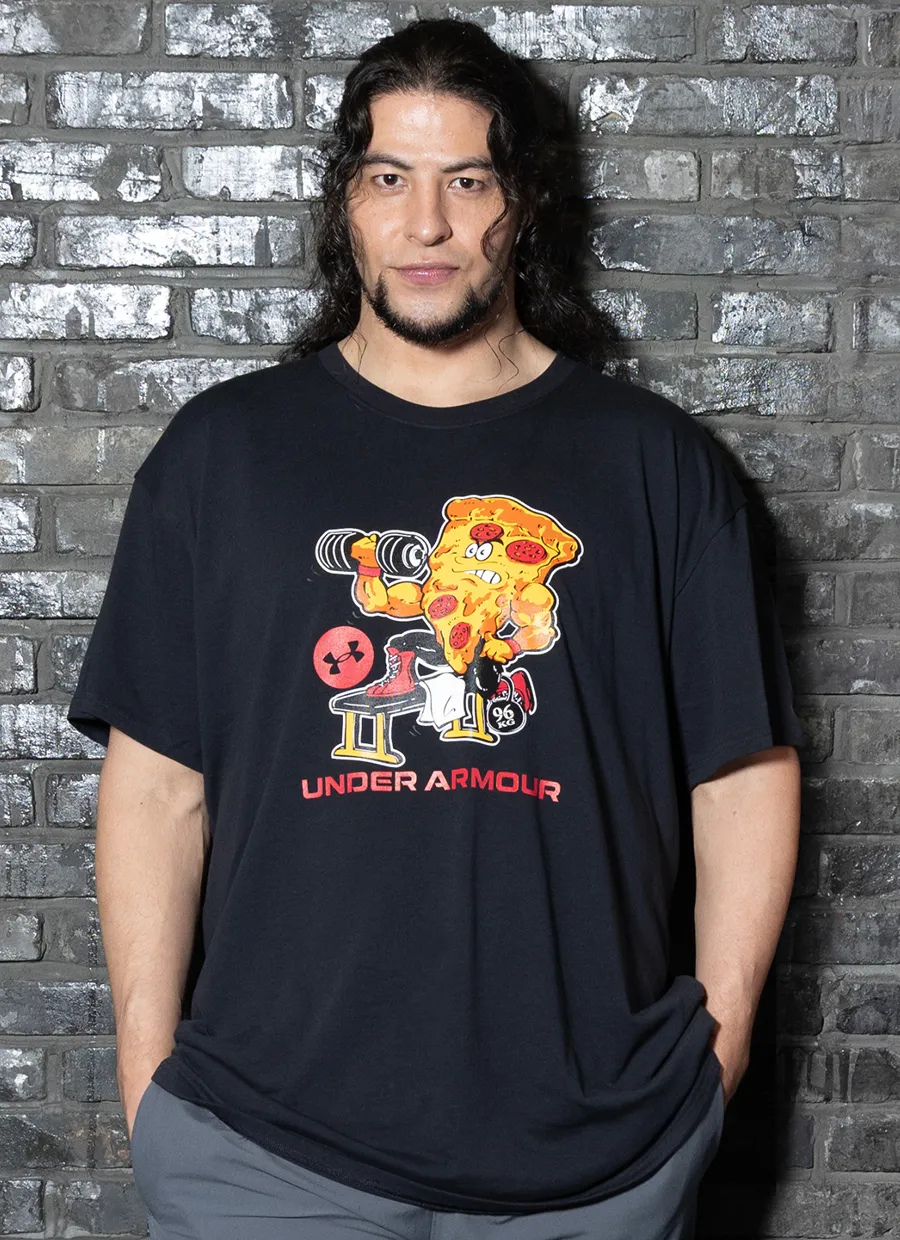 UA HW PIZZA SS TEE 着用イメージ