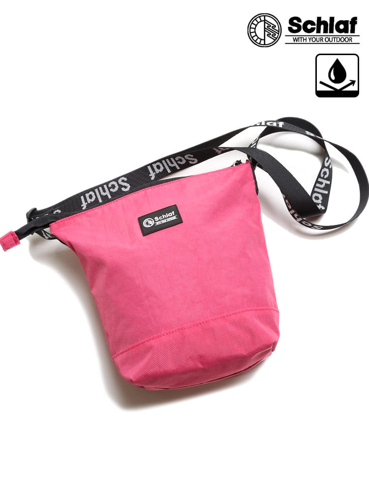 大きいサイズ メンズ Schlaf (シュラフ) 撥水 ムラ染め テープロゴ ショルダーポーチ