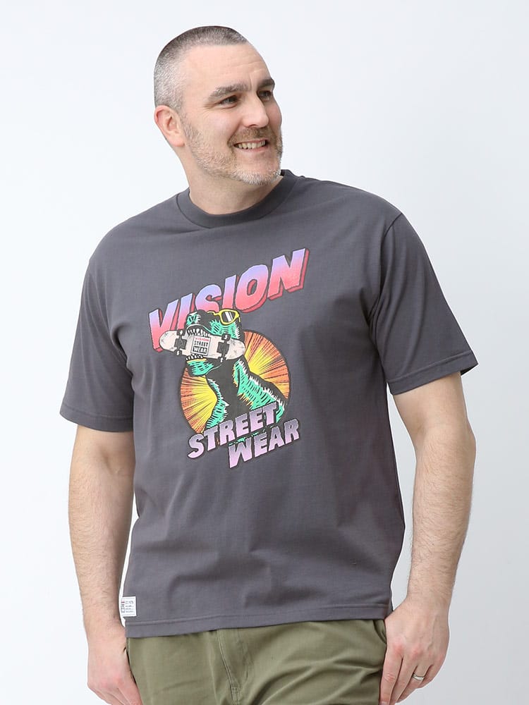 大きいサイズ メンズ VISION STREET WEAR (ヴィジョンストリートウェア) 綿100％ コミック恐竜 クルーネック 半袖 Tシャツ