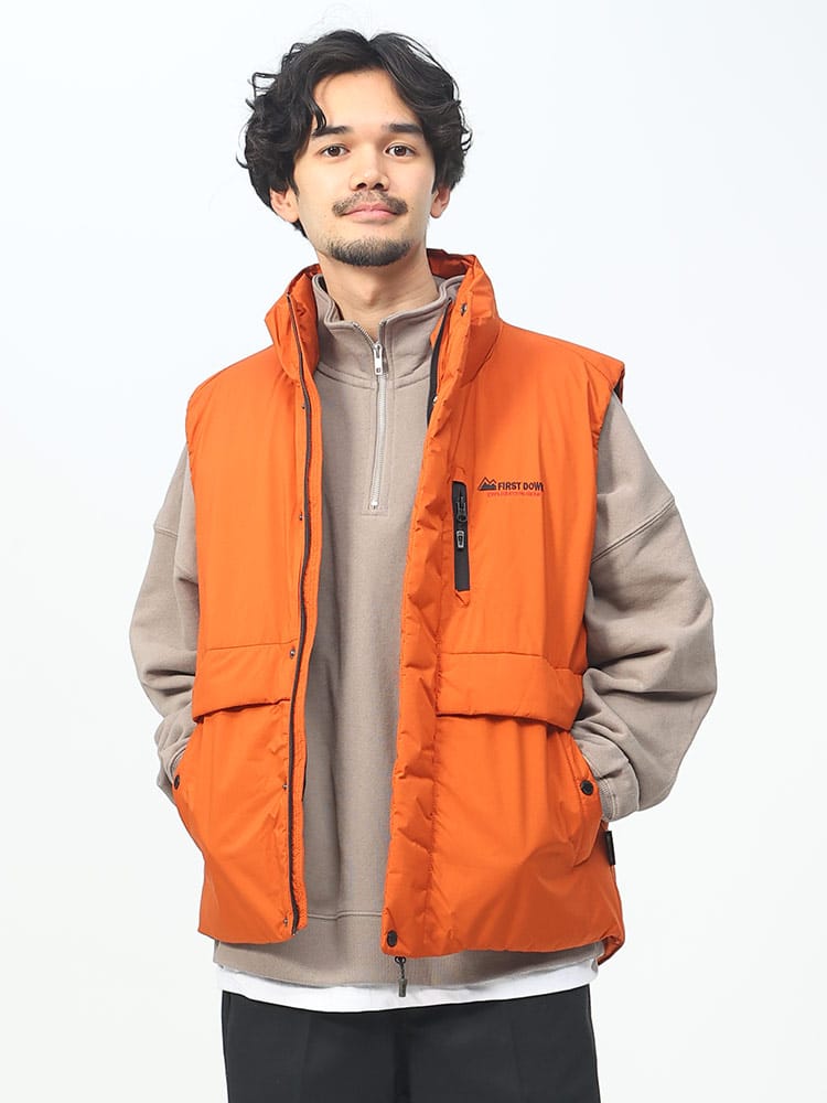 FIRST DOWN (ファーストダウン) ストレッチ 裏アルミ 撥水 フルジップ 中綿ベスト