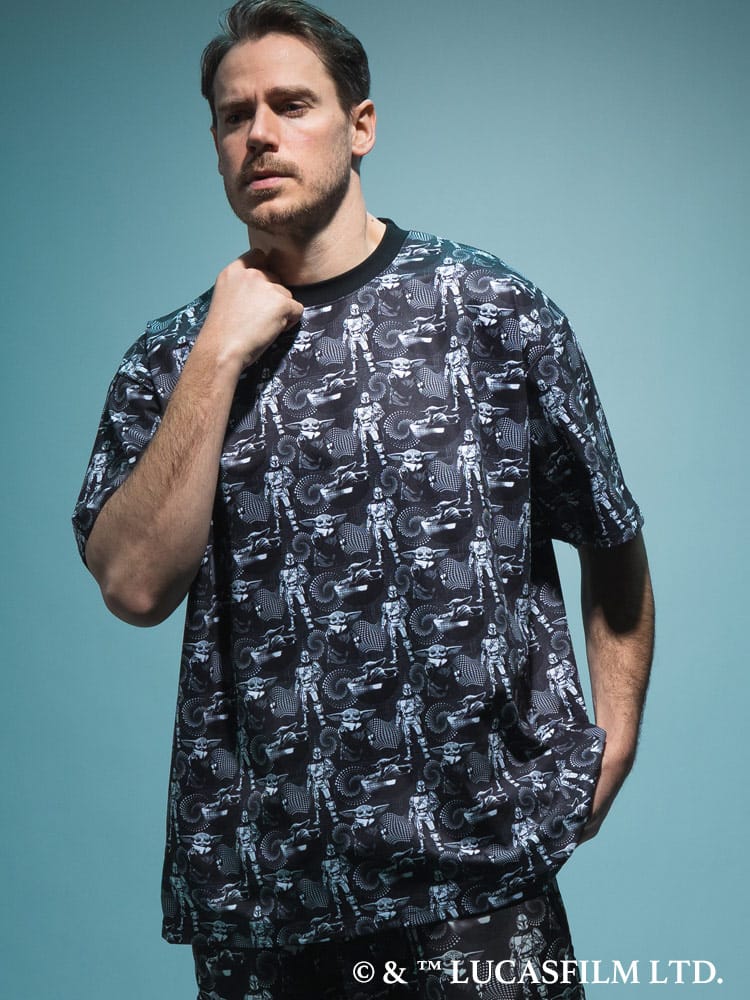 『STAR WARS/スター・ウォーズ』Tシャツ 半袖 メンズ 大きいサイズ「マンダロリアン」「グローグー」デザインTシャツ ラバープリント 総柄 / サカゼン80周年記念 オリジナルデザイン