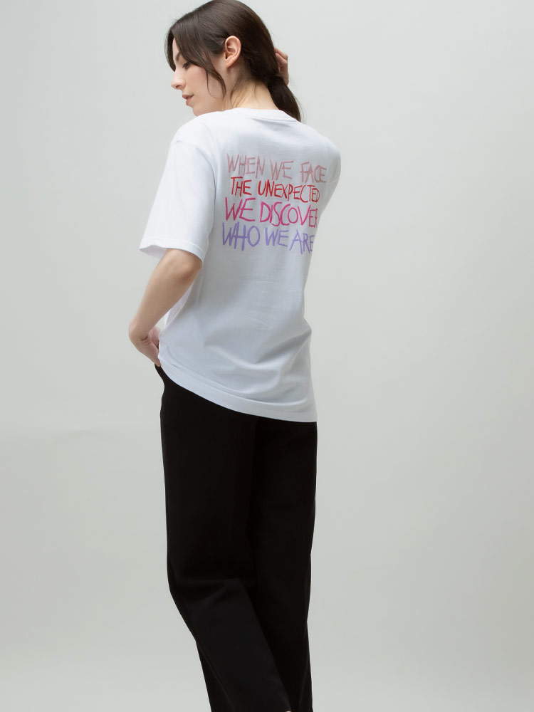 MONCLER (モンクレール) バックプリント ロゴ クルーネック 半袖 Tシャツ 大きいサイズ MCL8D00004【サカゼン公式通販】