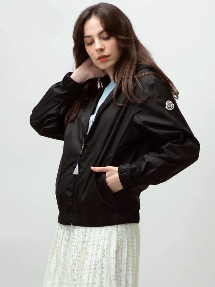 MONCLER (モンクレール) ナイロン アウター ワンポイント ショート丈 ジャケット Cecile MCLCECILE2 レディース ナイロンジャケット
