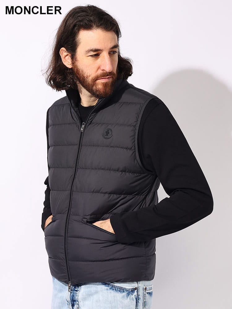 MONCLER (モンクレール) 撥水 レザーロゴパッチ フルジップ ライト 