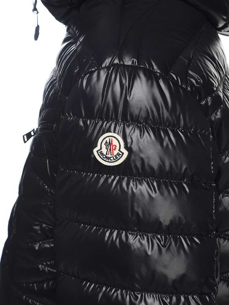 MONCLER (モンクレール) ナイロン キルティング 袖ロゴパッチ ライトダウンジャケット MCLEVANTER4 【サカゼン公式通販】