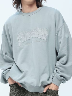 THRASHER (スラッシャー) ピグメント加工 スウェット トレーナー メンズ ユニセックス ダメージ デニムロゴ 裏毛 トレーナー