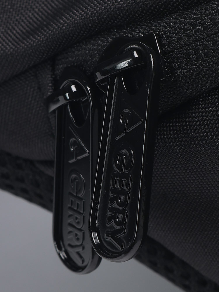 GERRY (ジェリー) 撥水 ロゴ ジップポケット ウエストバッグ