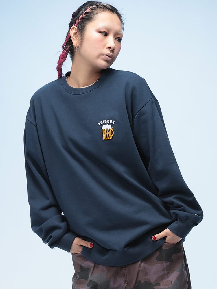 YOIDORE (ヨイドレ) 裏毛 とりあえずビール ブラシ刺繍 クルーネック スウェットシャツ 844500