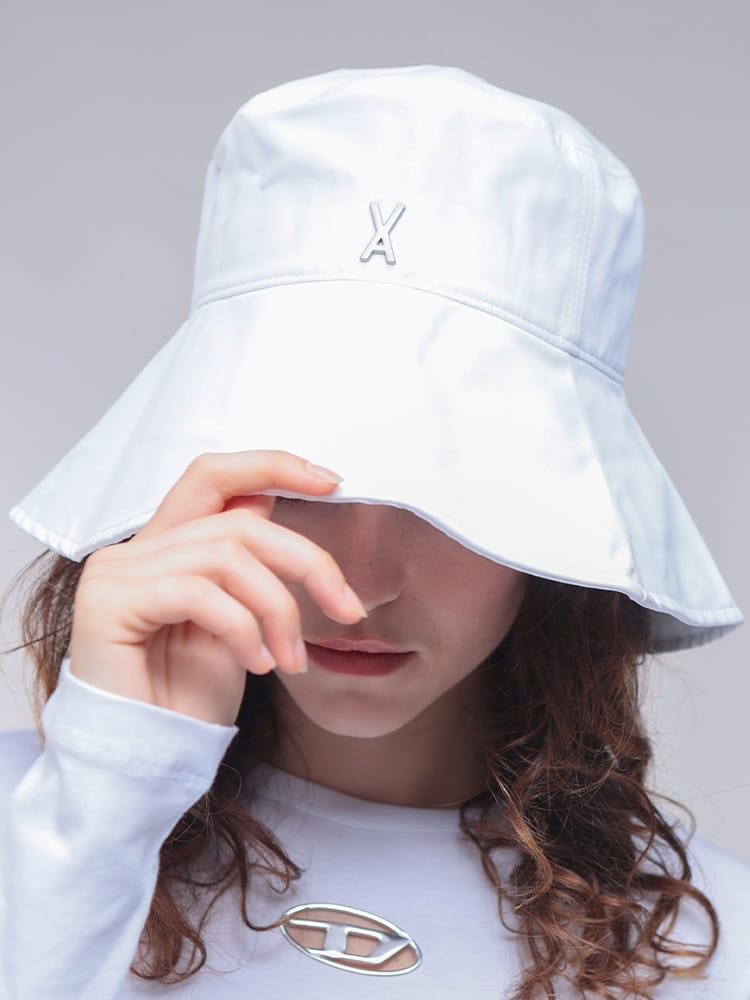 VARZAR (バザール) ロゴスタッズソーラーシールドバケットハット VARZAR1350 レディース