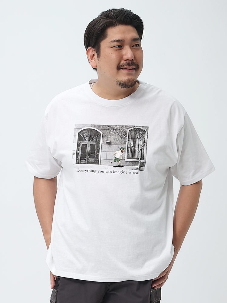 大きいサイズ メンズ B＆T CLUB (ビーアンドティークラブ) USAコットン フォト×刺繍 クルーネック 半袖 Tシャツ