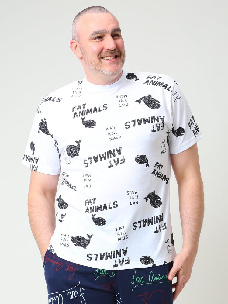 在庫処分 返品交換不可 大きいサイズ メンズ B＆T CLUB (ビーアンドティークラブ) FAT ANIMALS クジラ総柄 クルーネック 半袖 Tシャツ