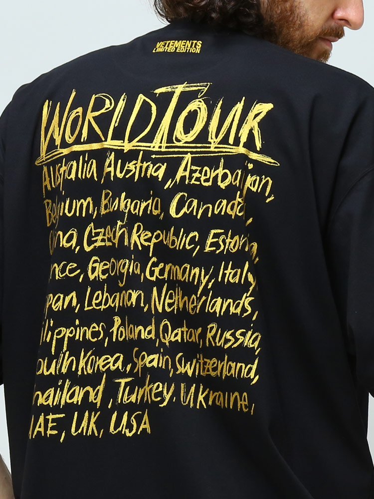 VETEMENTS ヴェトモン ブランド メンズ Ｔシャツ 半袖 ロゴ プリント クルーネック WORLD TOUR V【サカゼン公式通販】