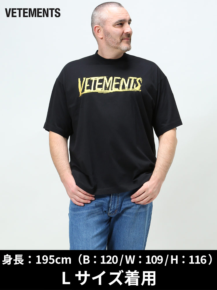 VETEMENTS ヴェトモン ブランド メンズ Ｔシャツ 半袖 ロゴ プリント クルーネック WORLD TOUR V【サカゼン公式通販】