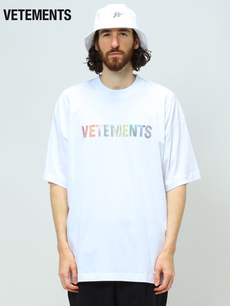VETEMENTS ヴェトモン ブランド メンズ Ｔシャツ 半袖 レインボー ロゴ クルーネック CRYSTAL LOGO VMUE52TR510