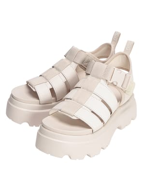 UGG (アグ) ストラップ サンダル CORA レディース