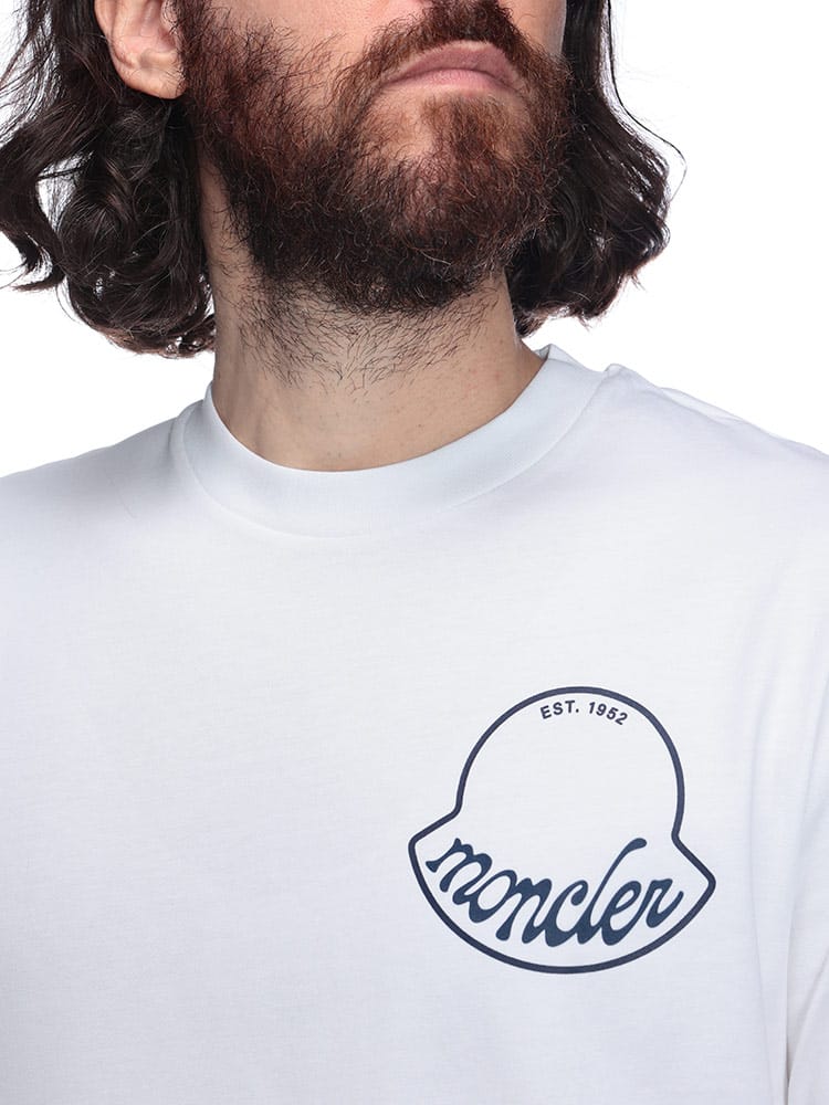MONCLER (モンクレール) 胸エンボスアウトラインロゴ 半袖Tシャツ 