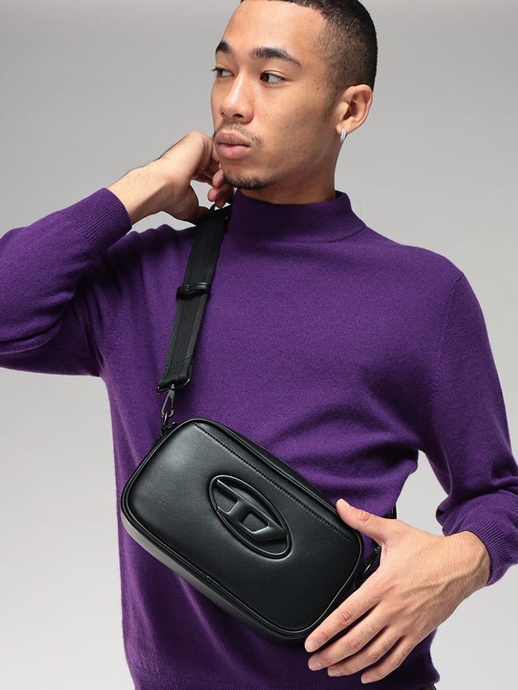 DIESEL (ディーゼル) オーバルD ロゴ フェイクレザー カメラバッグ ショルダーバッグ HOLI-D 合成皮革 DSX10262P5925 メンズ