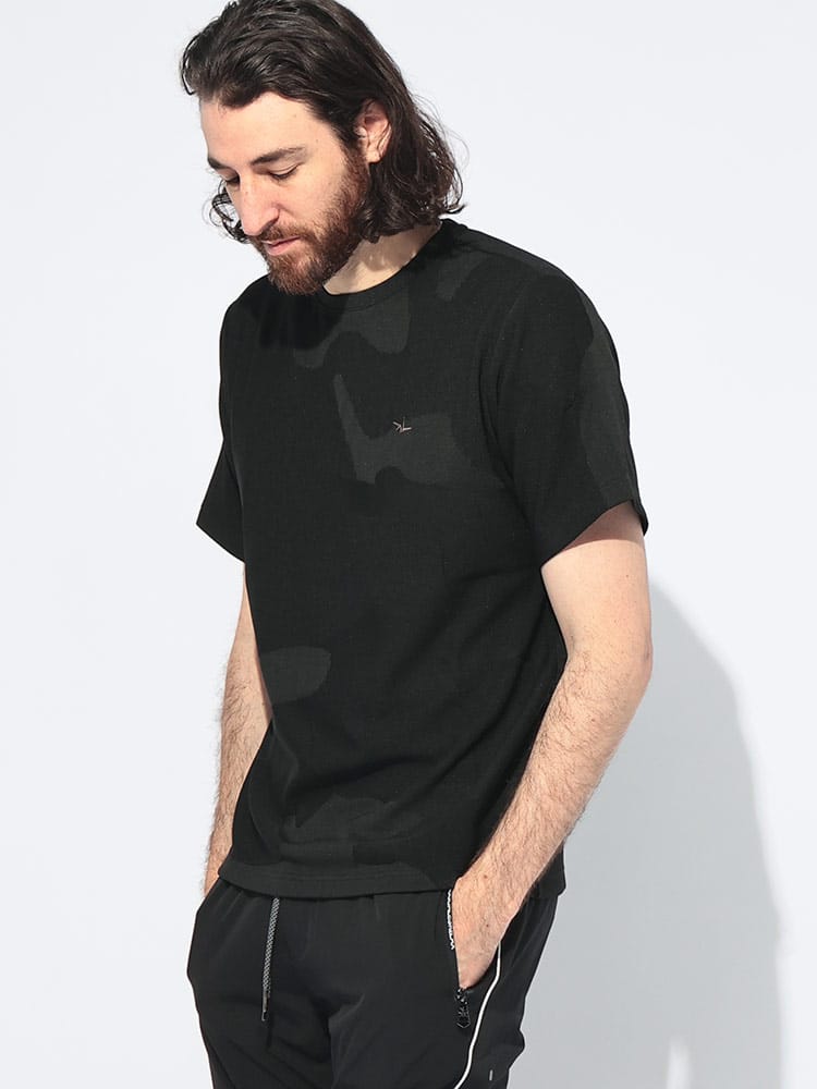 1PIU1UGUALE3 RELAX (ウノ ピュ ウノ ウグァーレ トレ リラックス) ビッグカモ ジャガード クルーネック 半袖 Tシャツ 1PRUSK25012 メンズ
