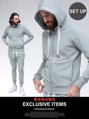 1PIU1UGUALE3 RELAX (ウノ ピュ ウノ ウグァーレ トレ リラックス) ラインストーンジップ パーカー スウェットパンツ セットアップ メンズ