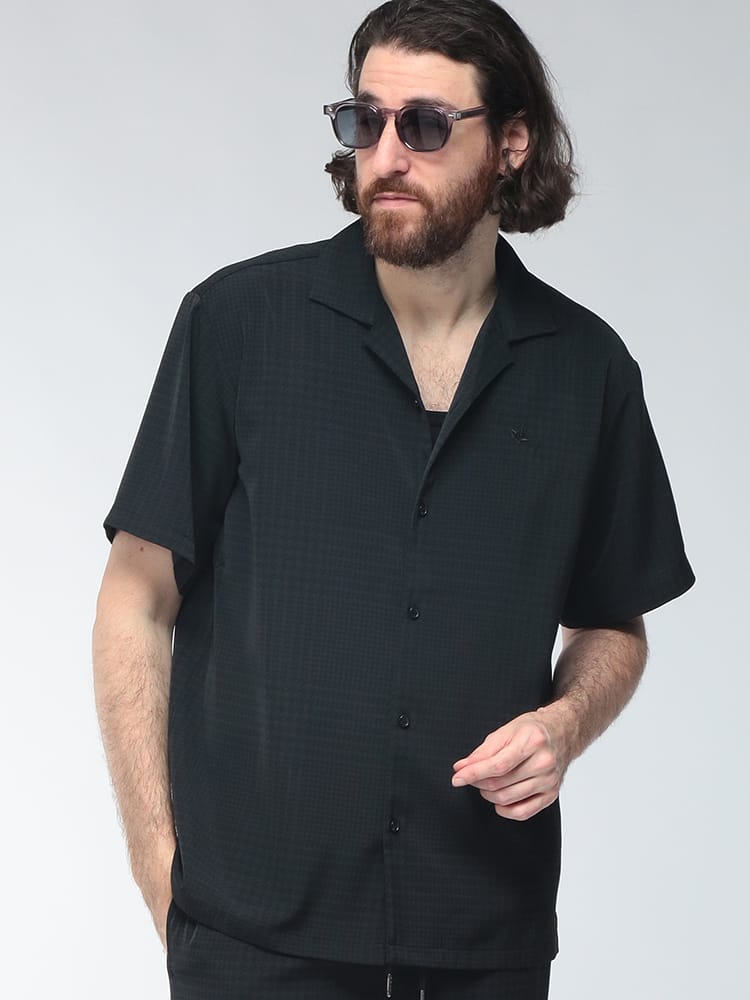 1PIU1UGUALE3 RELAX (ウノ ピュ ウノ ウグァーレ トレ リラックス) メンズ シャツ 半袖 千鳥格子 チェック 開襟 ワンポイント刺繍 1PRUSH26014