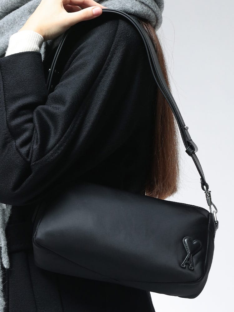 AMI PARIS (アミパリス) ナイロンキャンバス クロスボディバッグ Marce AMLH25ULL707AW1 レディース