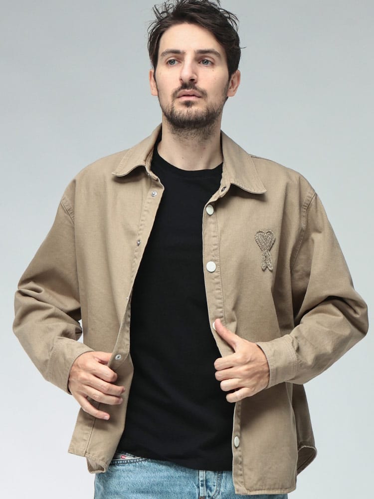 AMI PARIS (アミパリス) メンズ シャツ 長袖 クロシェパッチ コットンツイル スナップボタン オーバーシャツ AMUJK897DE0126