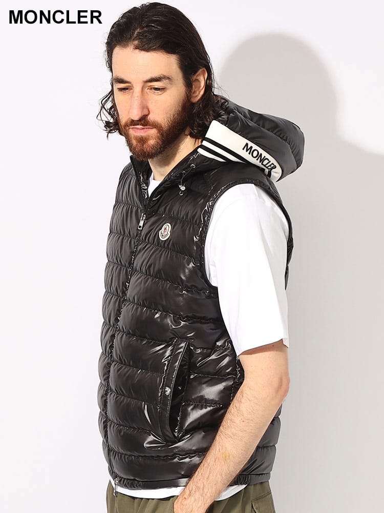 MONCLER (モンクレール) フードラインロゴ レギュラーフィット ライトダウンベスト CLAI MCCLAI4 メンズ