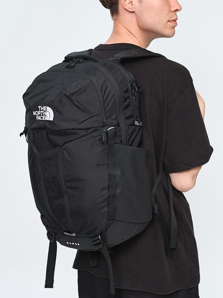 THE NORTH FACE (ザ ノースフェイス) 大容量31L 多収納 ナイロン ロゴ バックパック SURGE