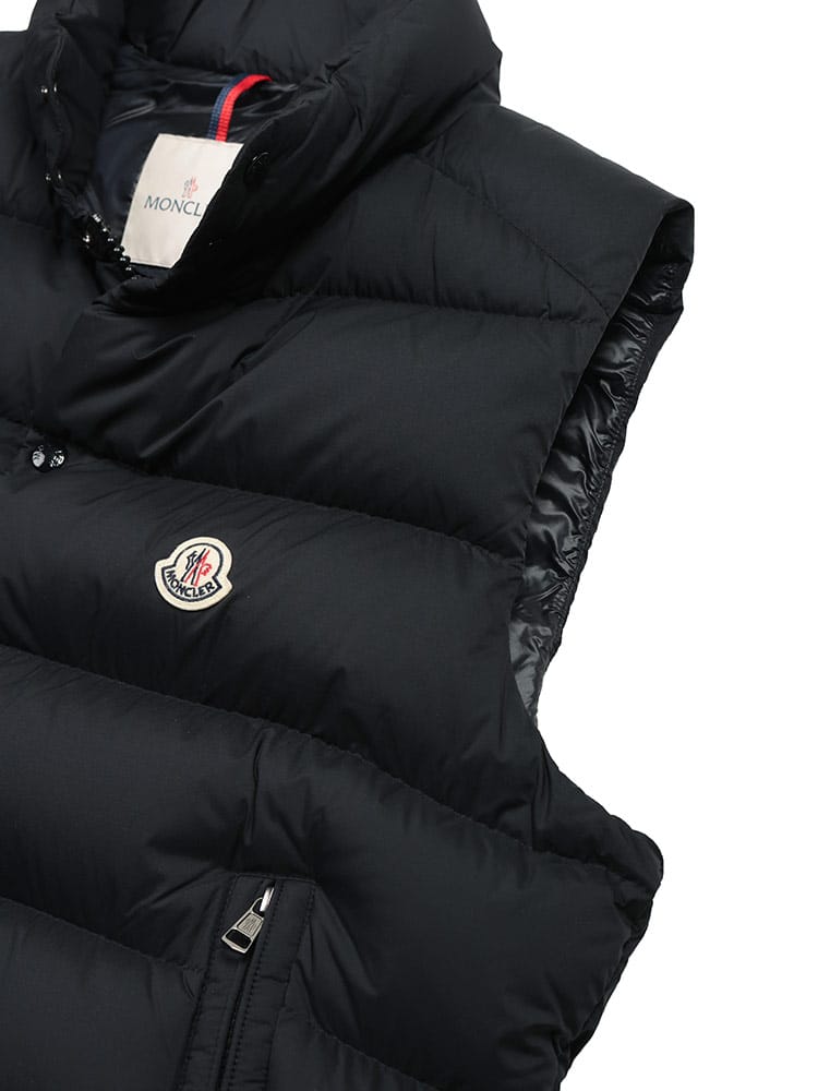 MONCLER (モンクレール) ロゴ マット フルジップ ダウンベスト TIBB 