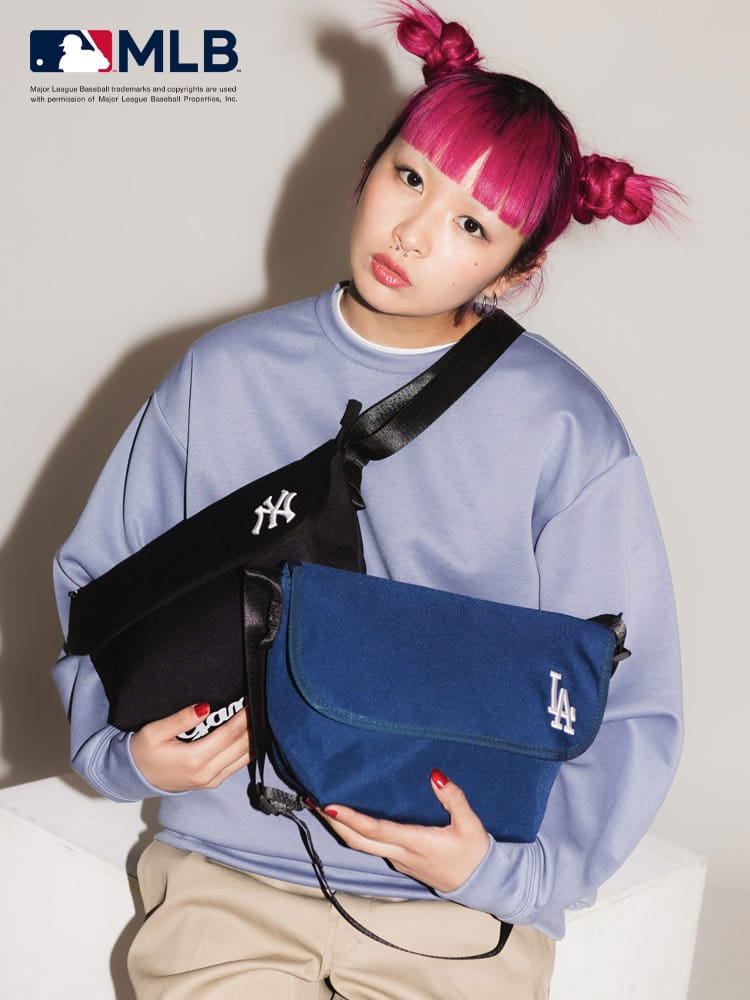 MLB (メジャーリーグベースボール) ワンポイントロゴ マグネット開閉 ショルダーバッグ