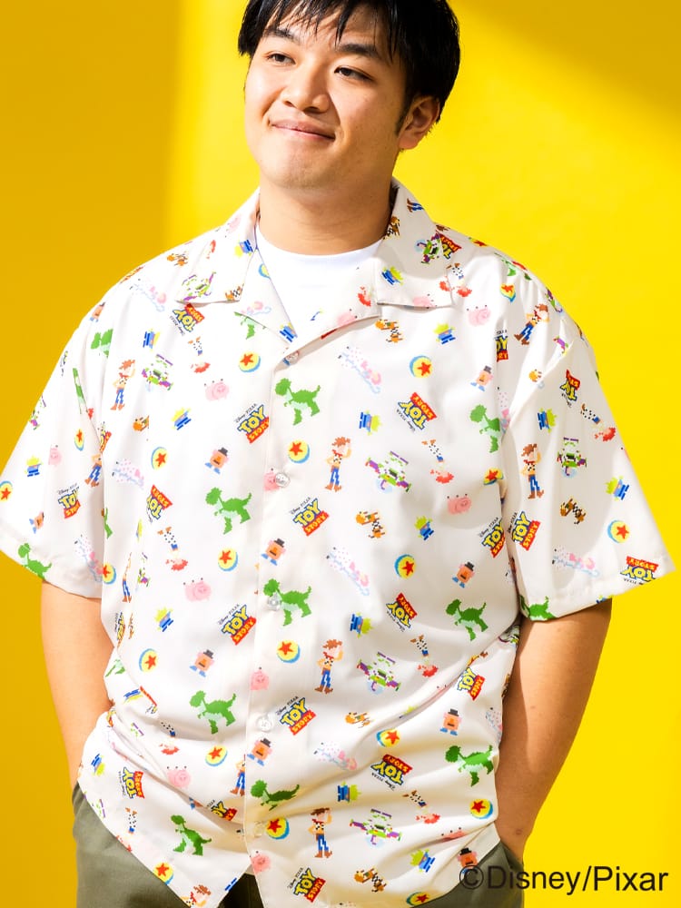 ディズニー シャツ 半袖 メンズ 大きいサイズ 『トイ・ストーリー』 デザインシャツ キャラクター 総柄 オープンカラー アロハシャツ サカゼン80周年記念 オリジナルデザイン