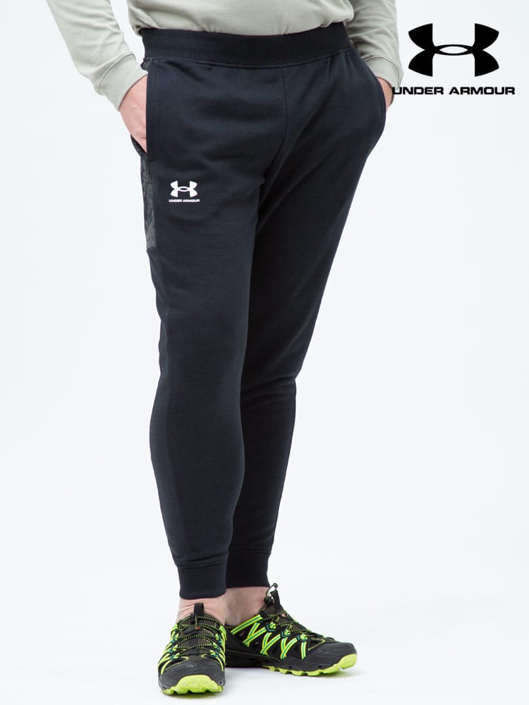 大きいサイズ メンズ UNDER ARMOUR (アンダーアーマー) 日本規格 LOOSE 裏起毛 サイド切り替え ジョガーパンツ Rival Fleece Printed Jogger