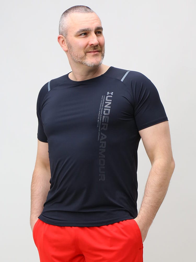 大きいサイズ メンズ UNDER ARMOUR (アンダーアーマー) 日本規格 FITTED クルーネック 半袖 Tシャツ Iso-Chill SS Graphic