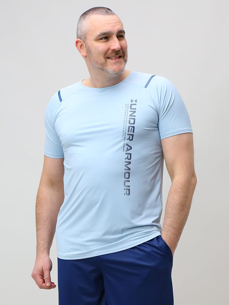 大きいサイズ メンズ UNDER ARMOUR (アンダーアーマー) 日本規格 FITTED クルーネック 半袖 Tシャツ Iso-Chill SS Graphic