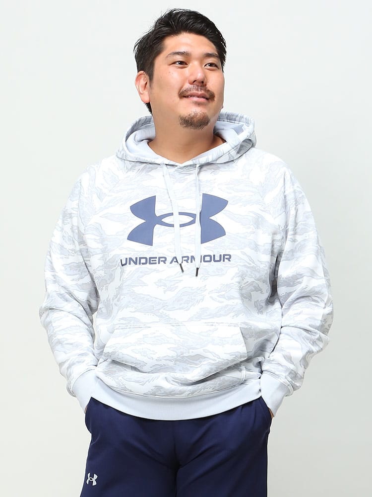 大きいサイズ メンズ UNDER ARMOUR (アンダーアーマー) 日本規格 LOOSE 裏起毛 総柄 プルオーバー パーカー Rival Fleece BL Printed