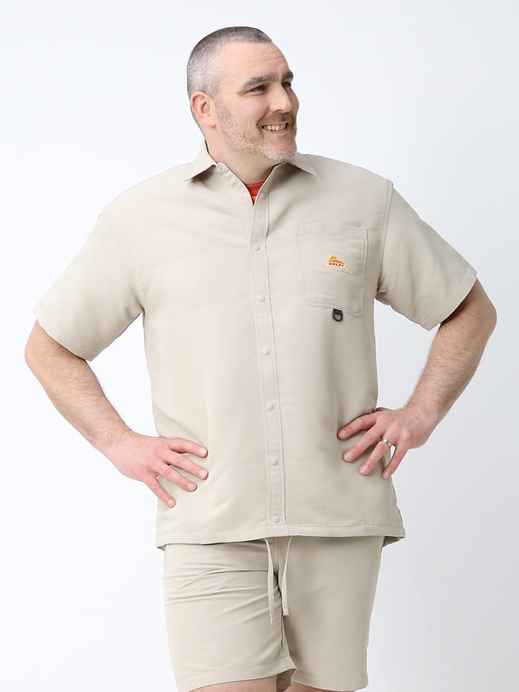 大きいサイズ メンズ KELTY (ケルティ) 撥水加工 胸ロゴ ポケット 半袖 ユーティリティー シャツ 雨の日 梅雨