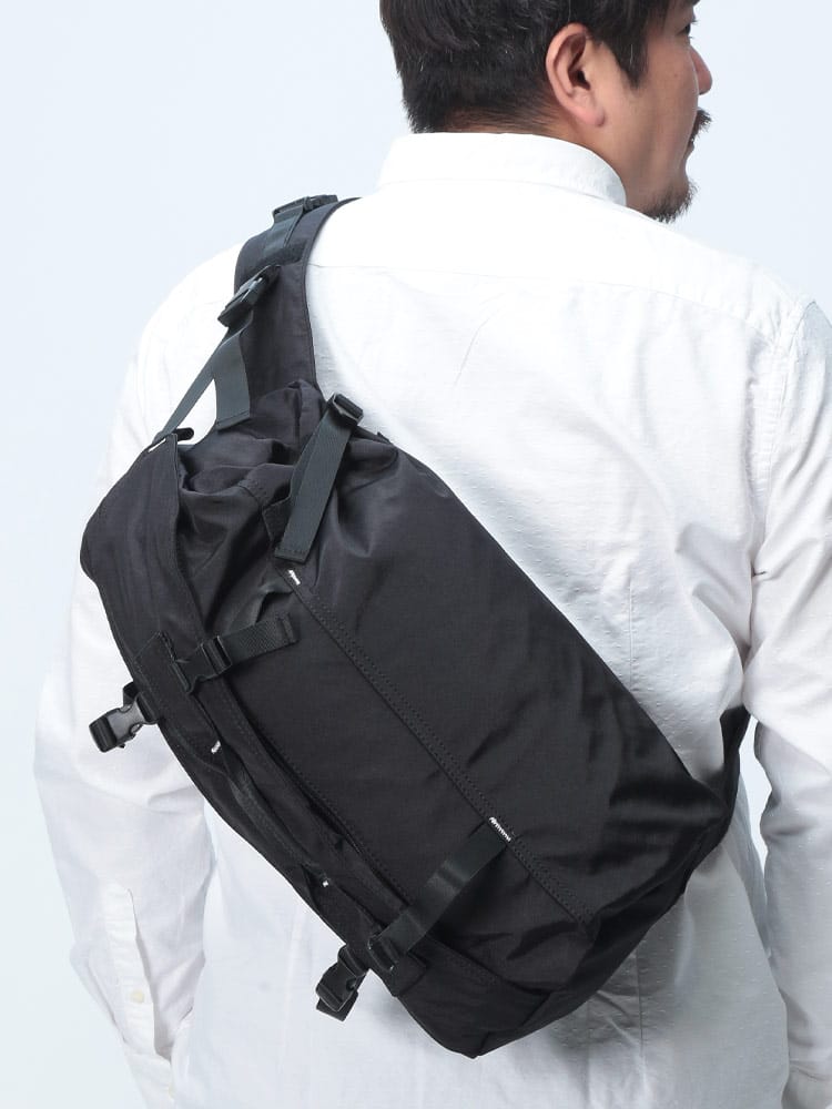 ワンショルダーバッグ ナイロン タンク型 レディース 鞄 ボディ シンプル 旅行 アウトドア 大きいサイズ メンズ