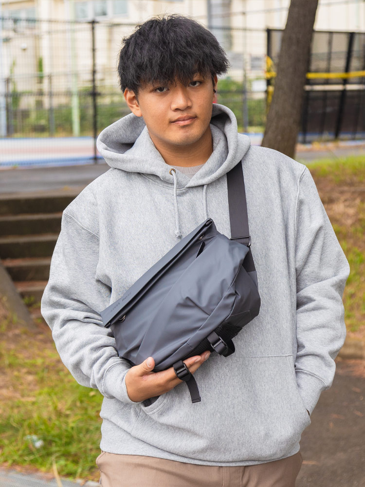 ボディバッグ ポケット フラップ マジックテープ ユニセックス