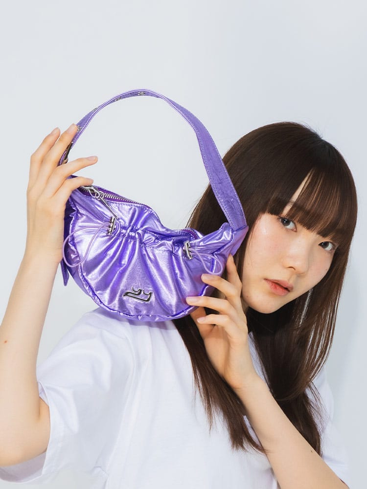 YIE YIE (イエイエ) メタルロゴ ジップ ハンドバッグ SASHA YIE11BB16 レディース