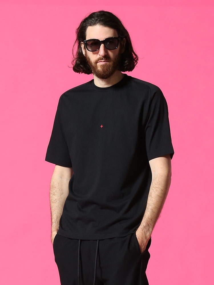 STONE ISLAND (ストーンアイランド) ワンポイント バックロゴ クルーネック 半袖 Tシャツ SI741521X3