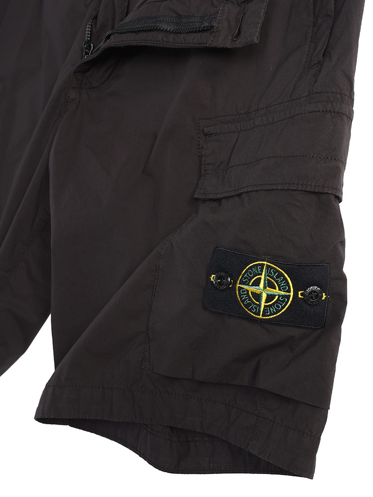 STONE ISLAND (ストーンアイランド) 裾パッチポケット ジップフライ カーゴショートパンツ SI8015L0【サカゼン公式通販】