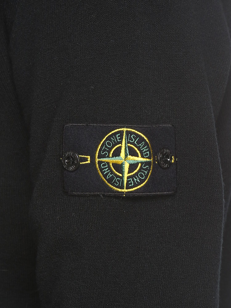 STONE ISLAND (ストーンアイランド) 袖ロゴ フルジップ ニット ジャケット SI8115503AI メンズ【サカゼン公式通販】