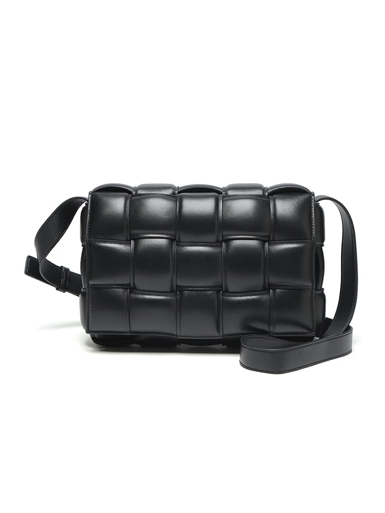 BOTTEGA VENETA (ボッテガ・ヴェネタ) イントレチャートレザー 