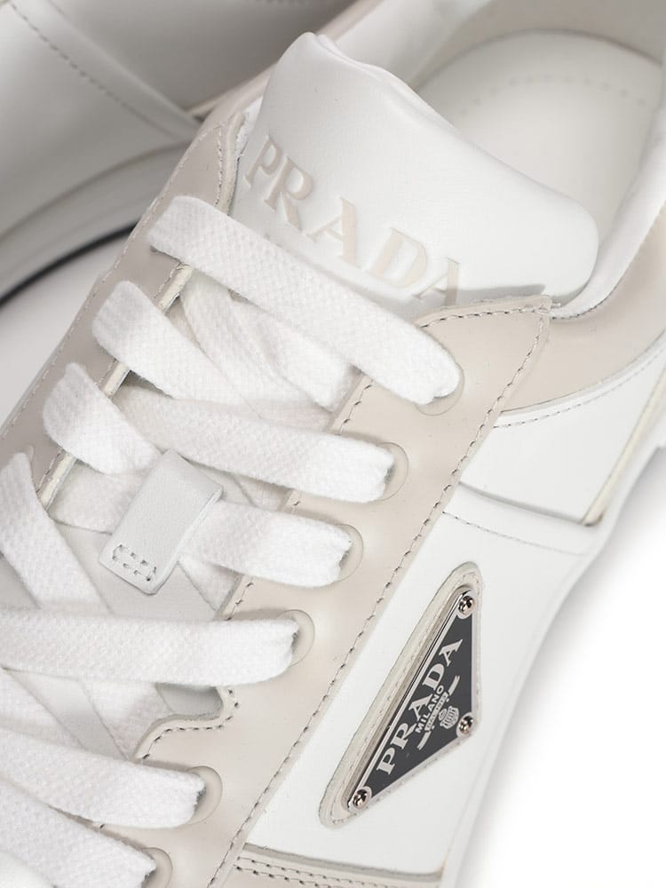 PRADA (プラダ) ロゴプレート レザースニーカー DOWNTOWN メンズ 7(UK 