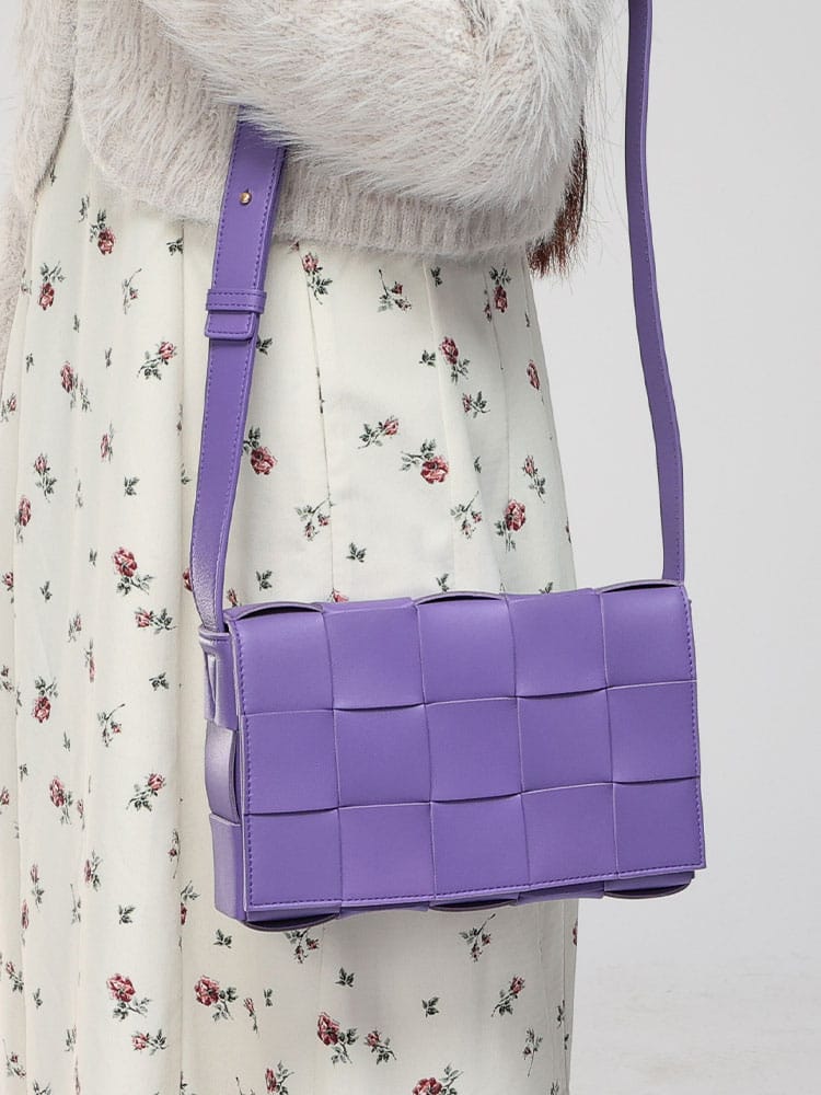 BOTTEGA VENETA (ボッテガ・ヴェネタ) イントレチャート レザー ショルダーバッグ CASSET カセット BVL578004VMAY1C レディース