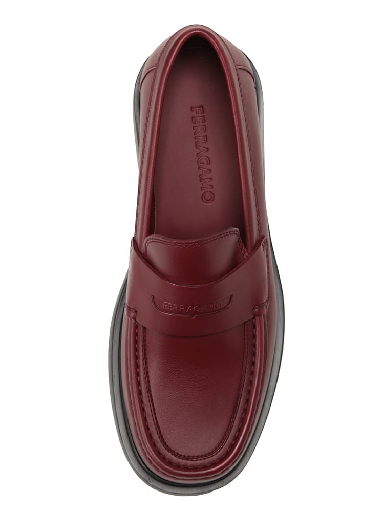 Salvatore Ferragamo (サルヴァトーレフェラガモ) ロゴ 型押し 