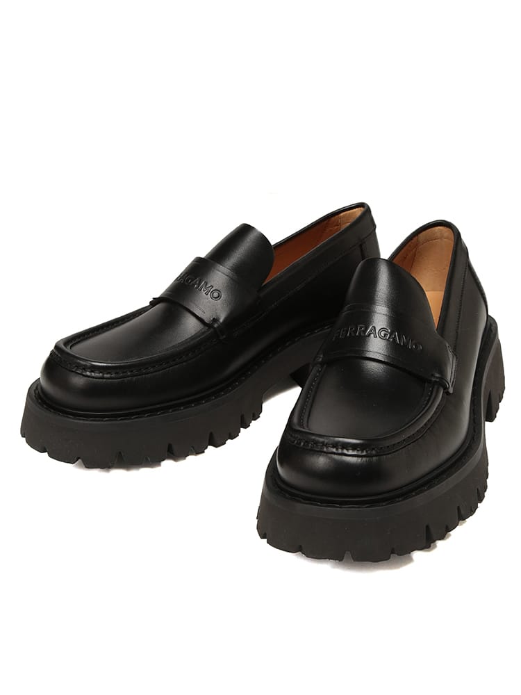 Salvatore Ferragamo (サルヴァトーレフェラガモ) ロゴ 型押し チャン 