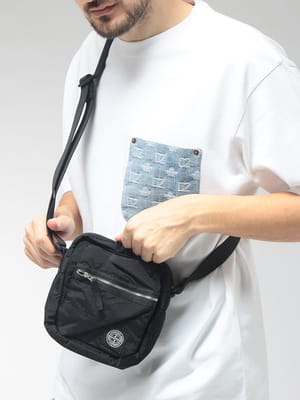 STONE ISLAND (ストーンアイランド) メンズ ショルダーバッグ コーティングナイロン ワンポイント ボディバッグ SI9200015S0251