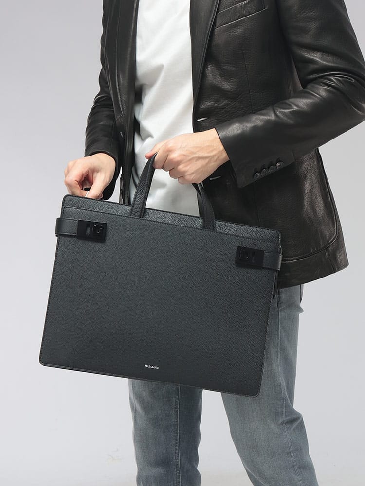 Salvatore Ferragamo (サルヴァトーレフェラガモ) メンズ ブリーフバッグ ガンチーニ カーフレザー ビジネスバッグ FG241258